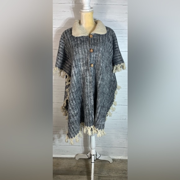 Womens fringe shawl poncho one size - Picture 1 of 11